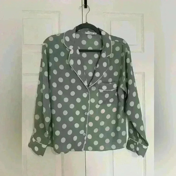 MANGO  POLKA DOT GREEN BUTTON DOWN BLOUSE SMALL (2) - Picture 3 of 7